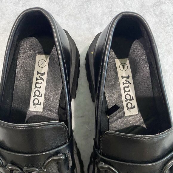 MUDD Roey Chunky lug sole loafers black faux leather chain Wednesday Y2K Sz 7 - Picture 3 of 7